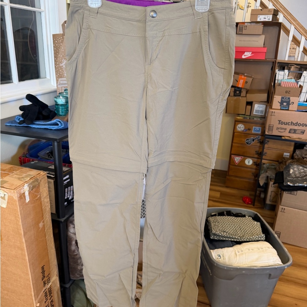 1/2 off bundles 3+ Eddie Bauer women's Beige cargo zip off hiking pants